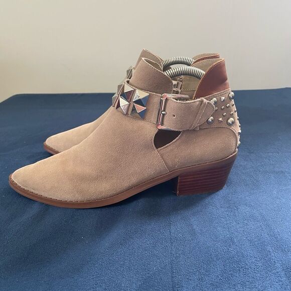 Steve Madden Zenna Taupe Leather Ankle Boots w/Silver Studs size 9.5M - Picture 4 of 11